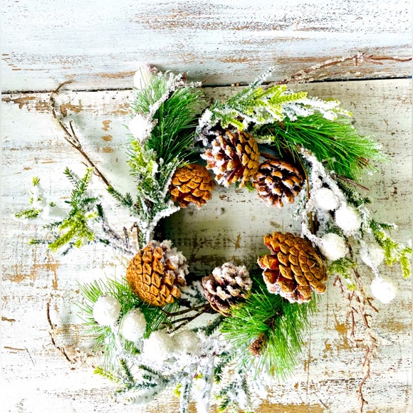 Flocked Berry Pine Wreath - Picture 1 of 12